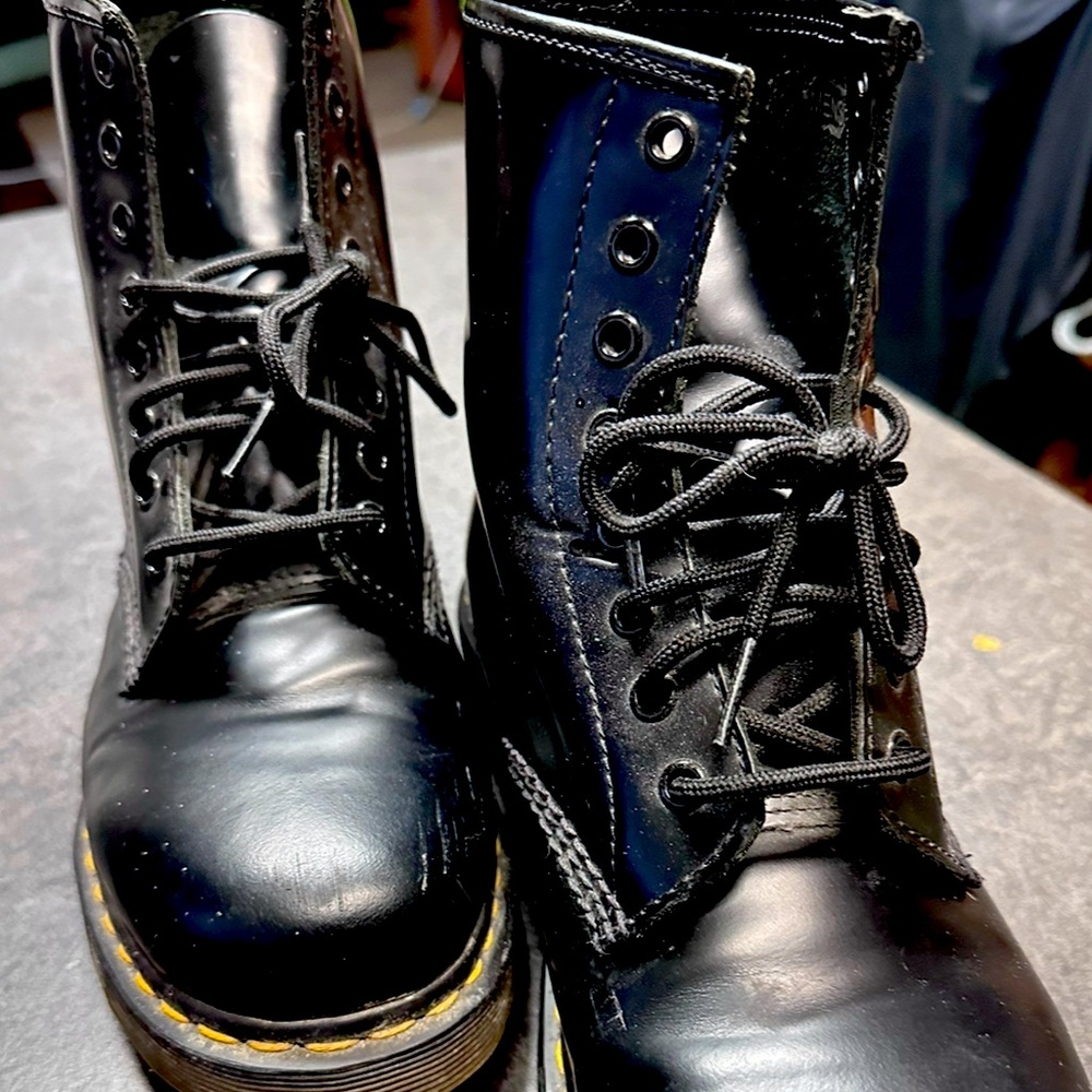 Doc Marten Air Wair size 42. Pre-loved but solid and ready to rock on!